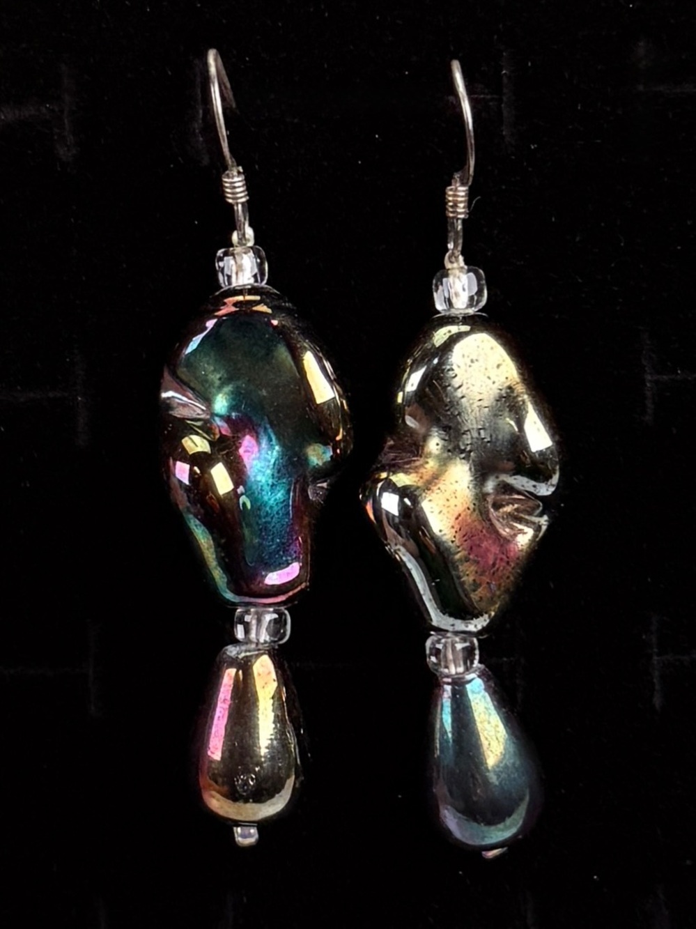 Interesting vintage Silvertone purpleish beaded drop angle earrings